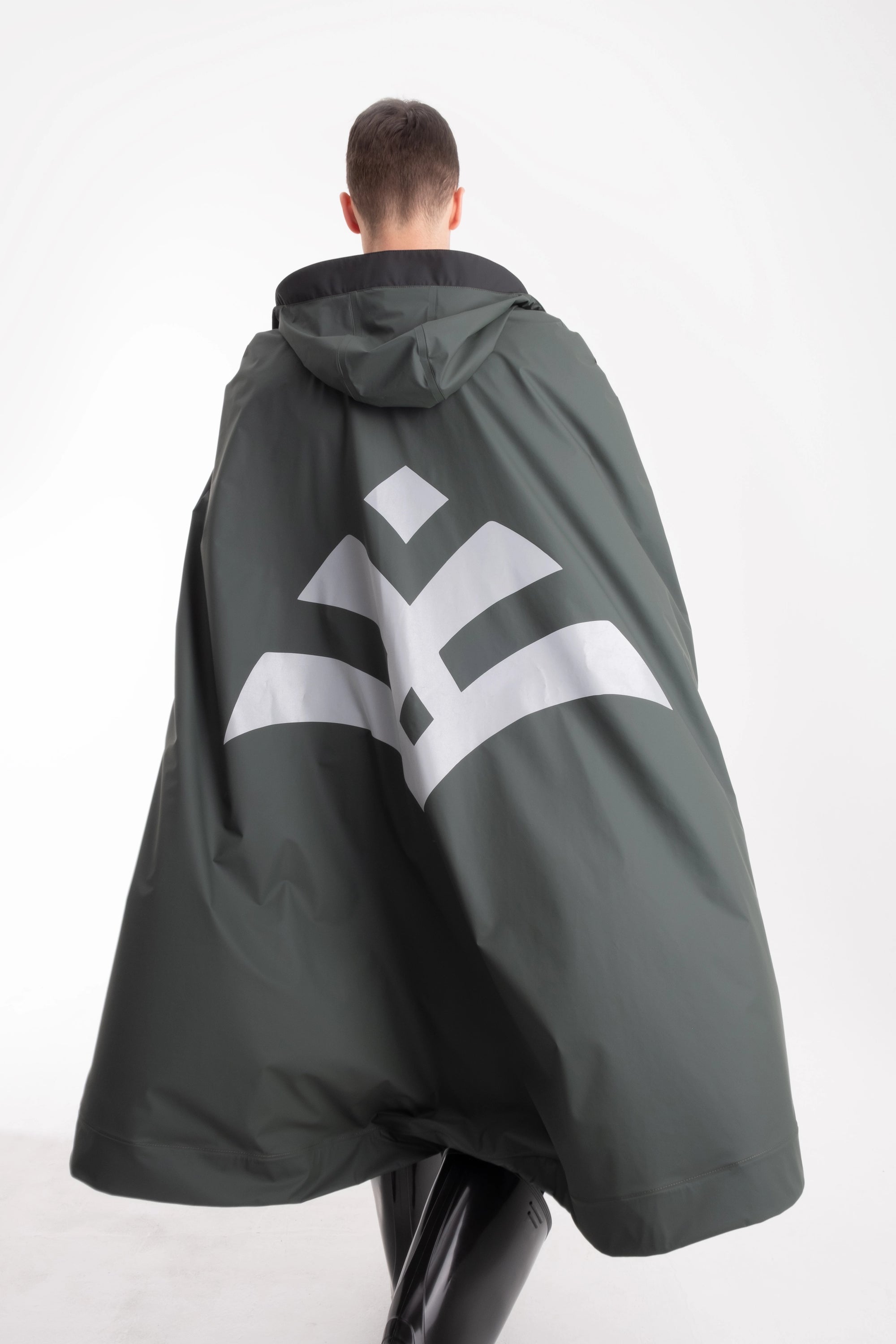 One Node X Sagastad Rain Cape Reflex Olive Men's
