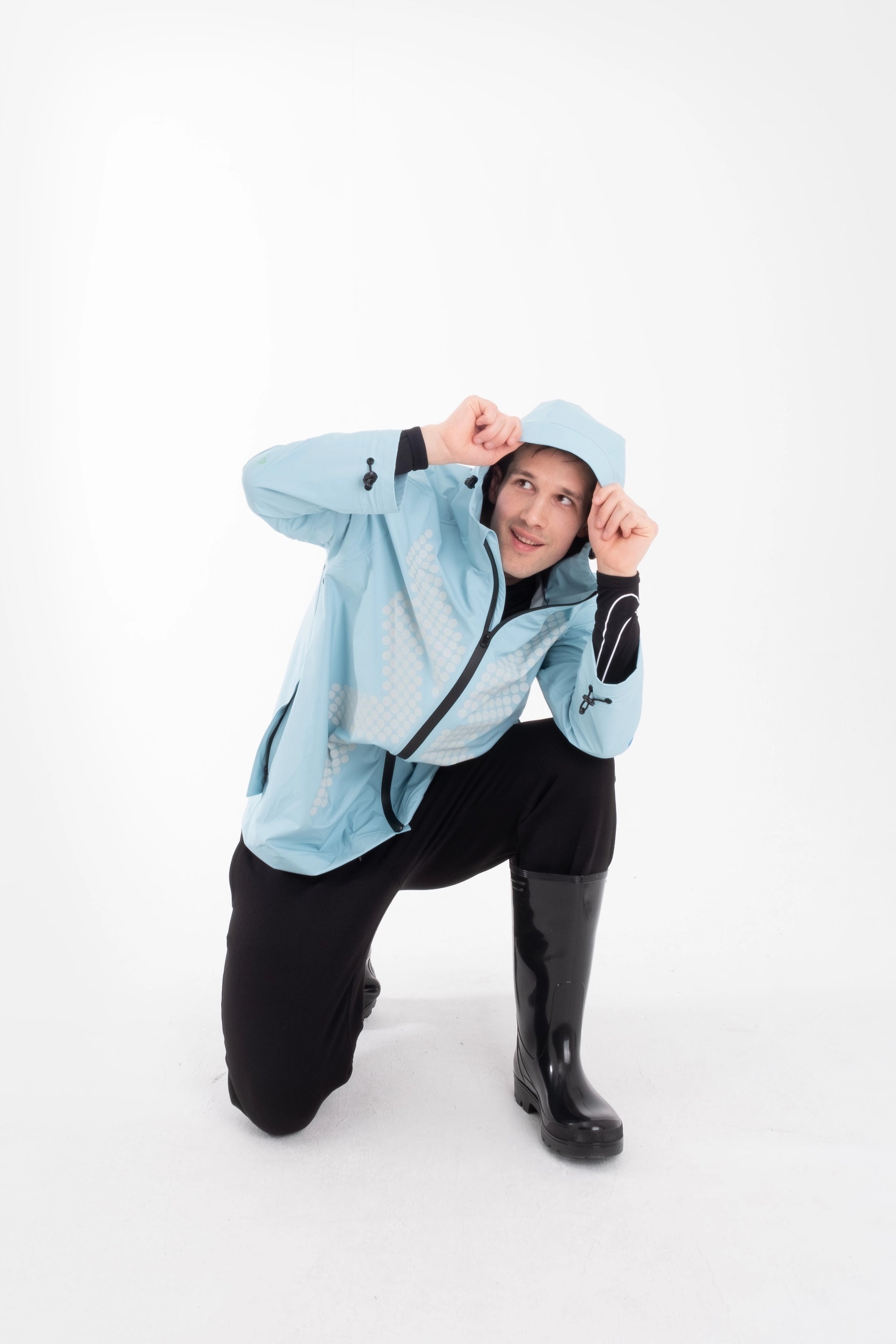 One NODE Scandinavian Storm Jacket X Sky for men – a waterproof and windproof jacket built for durability, breathability, and protection in all-weather conditions.