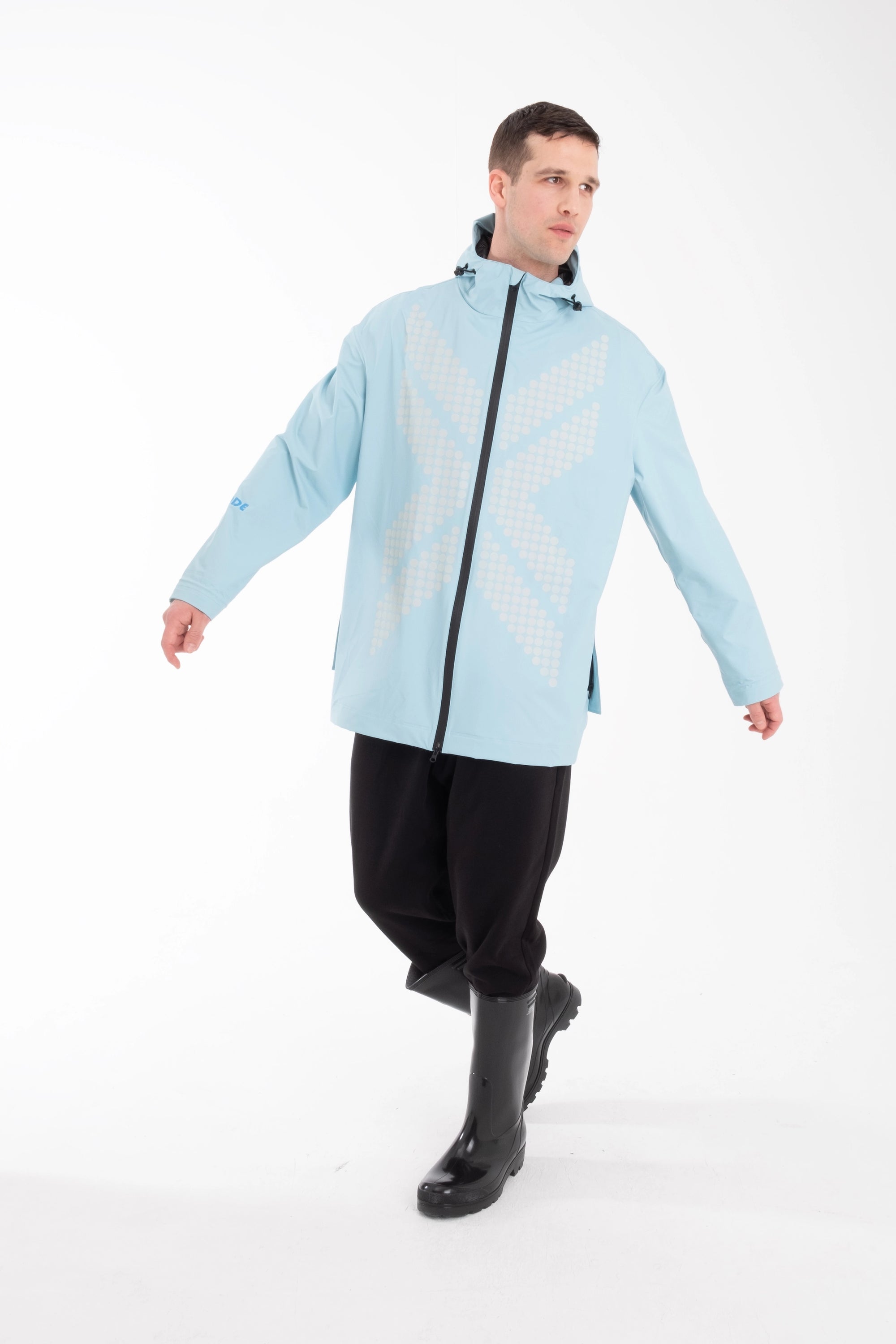 One NODE Scandinavian Storm Jacket X Sky for men – a waterproof and windproof jacket built for durability, breathability, and protection in all-weather conditions.