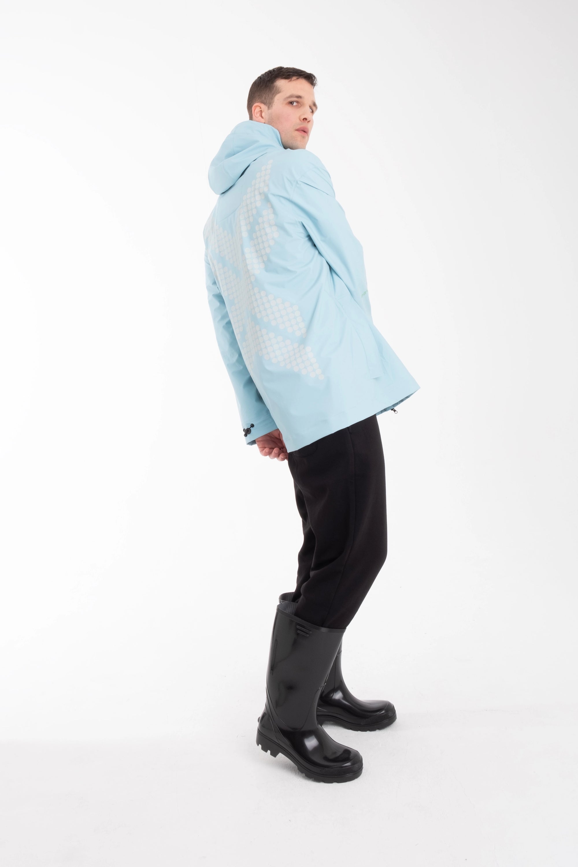 One NODE Scandinavian Storm Jacket X Sky for men – a waterproof and windproof jacket built for durability, breathability, and protection in all-weather conditions.