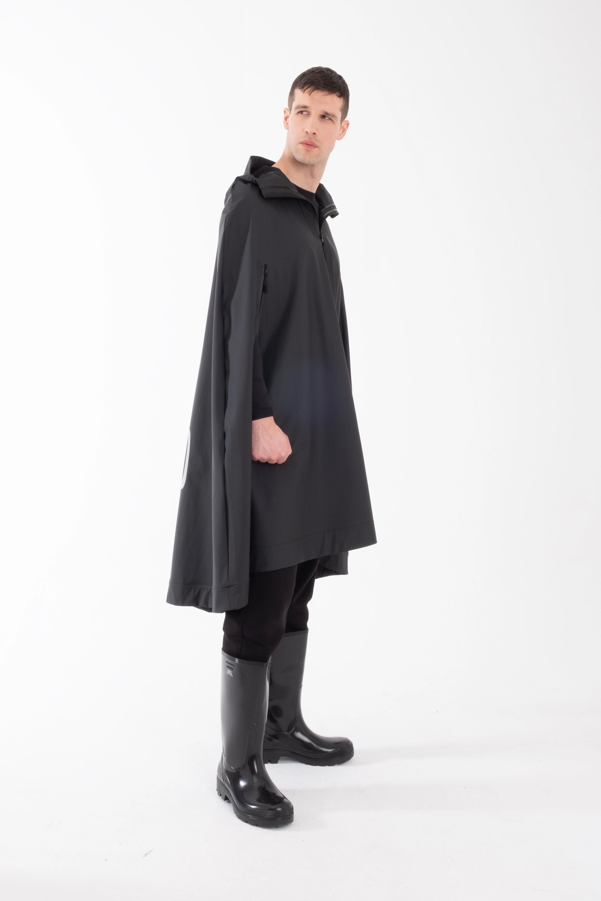One Node X Sagastad Regencape Reflex Schwarz Damen